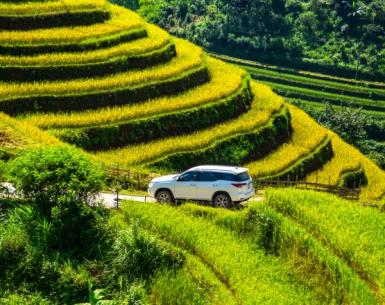 Đi giữa mùa vàng Pù Luông