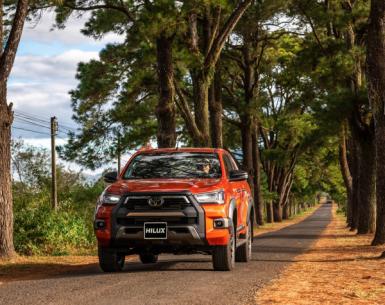 Hilux định nghĩa lại sự mạnh mẽ như thế nào?