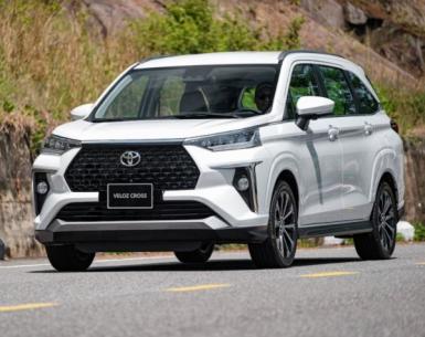 Nội thất Toyota Veloz Cross 2023: Hình ảnh, giá niêm yết và ưu đãi tháng 04/2023