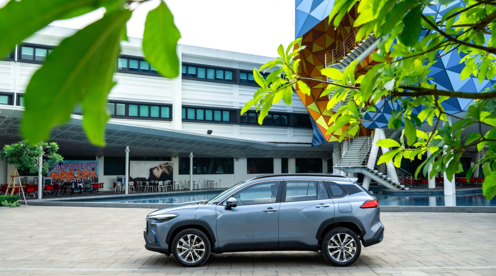 Tổng Giám đôc Toyota Việt Nam: Chúng tôi chọn phát triển ô tô Hybrid