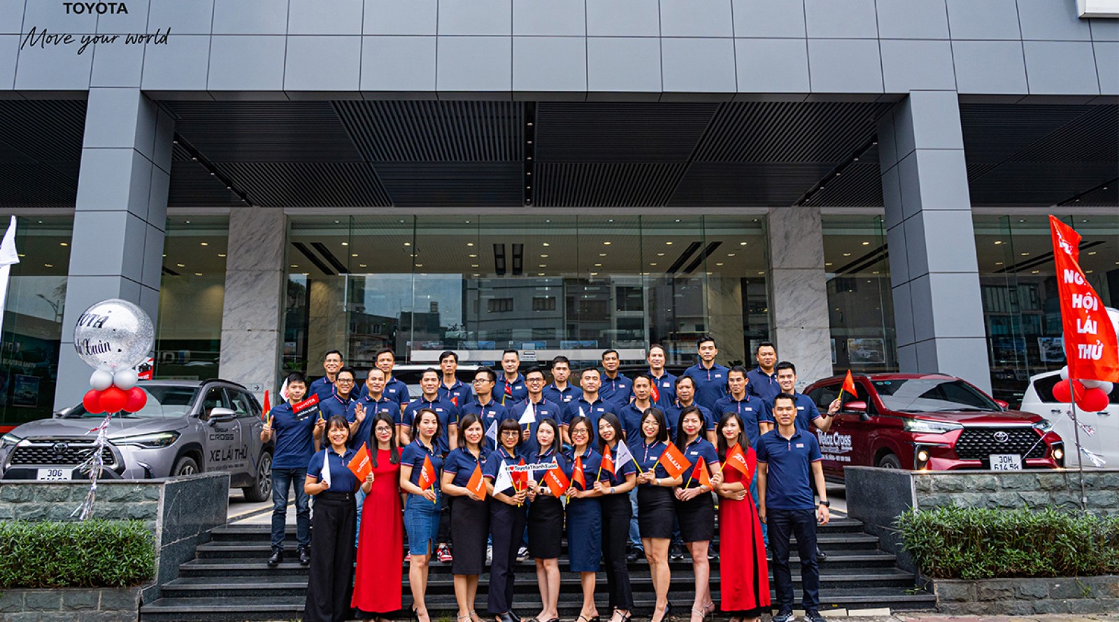 Roadshow “Kích hoạt hành trình mới” tại 09 đại lý Toyota Hà Nội