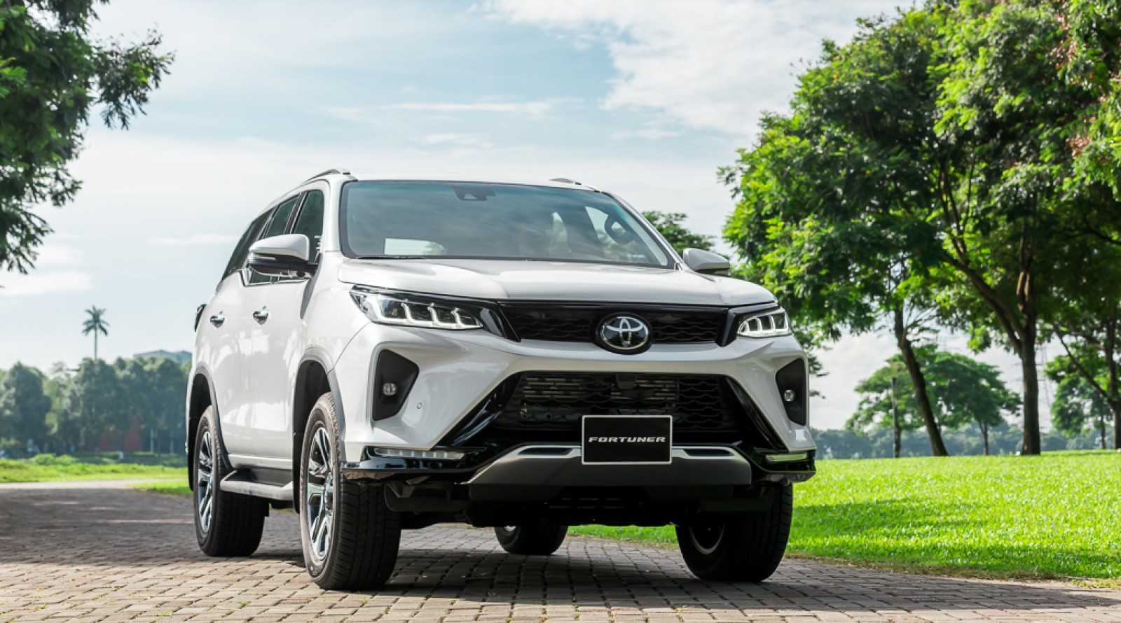 Toyota Fortuner máy dầu: Bảng giá 05/2023 và Thông số kỹ thuật