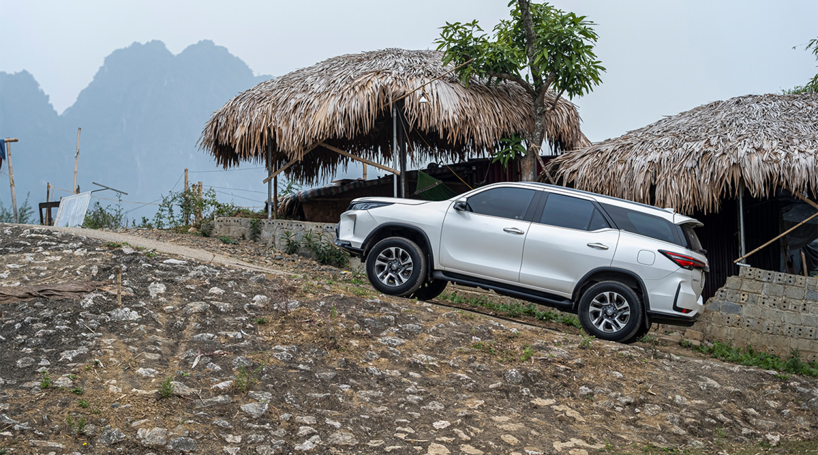 Toyota nâng cấp trang bị và thay đổi giá bán với mẫu xe Fortuner 2024