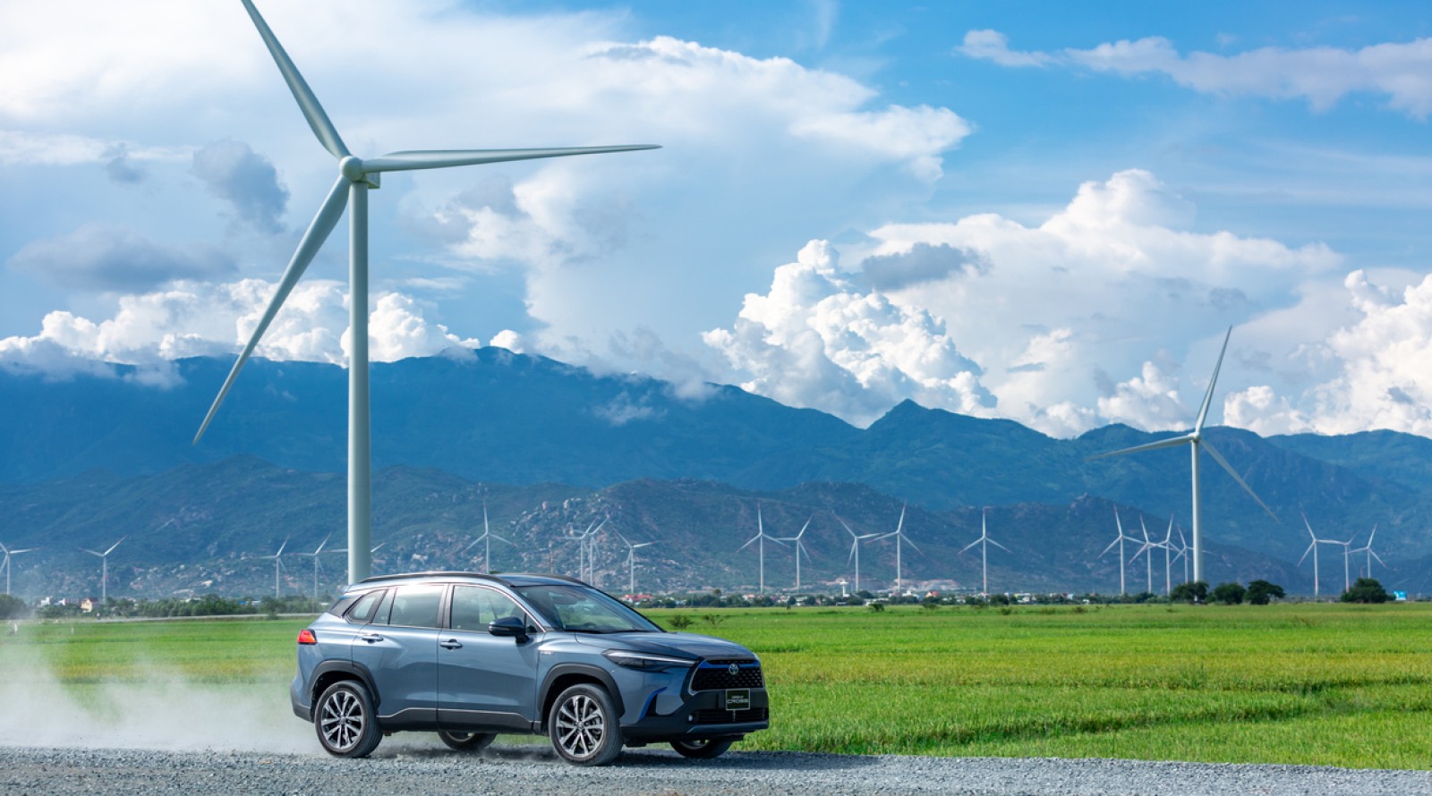 Lái xe Hybrid thế nào cho đúng?