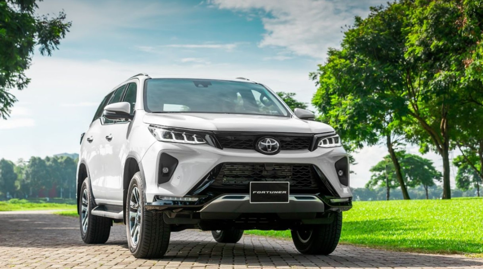 Top 5 mẫu xe Toyota SUV 2023 và bảng giá mới nhất (tháng 04/2023)