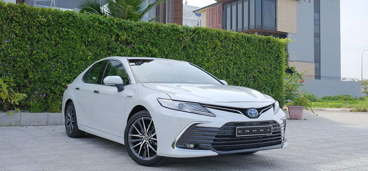  Toyota Camry 2.5HV 2022 - mẫu xe ô tô hybrid 2022 “Đẳng cấp thương gia”
