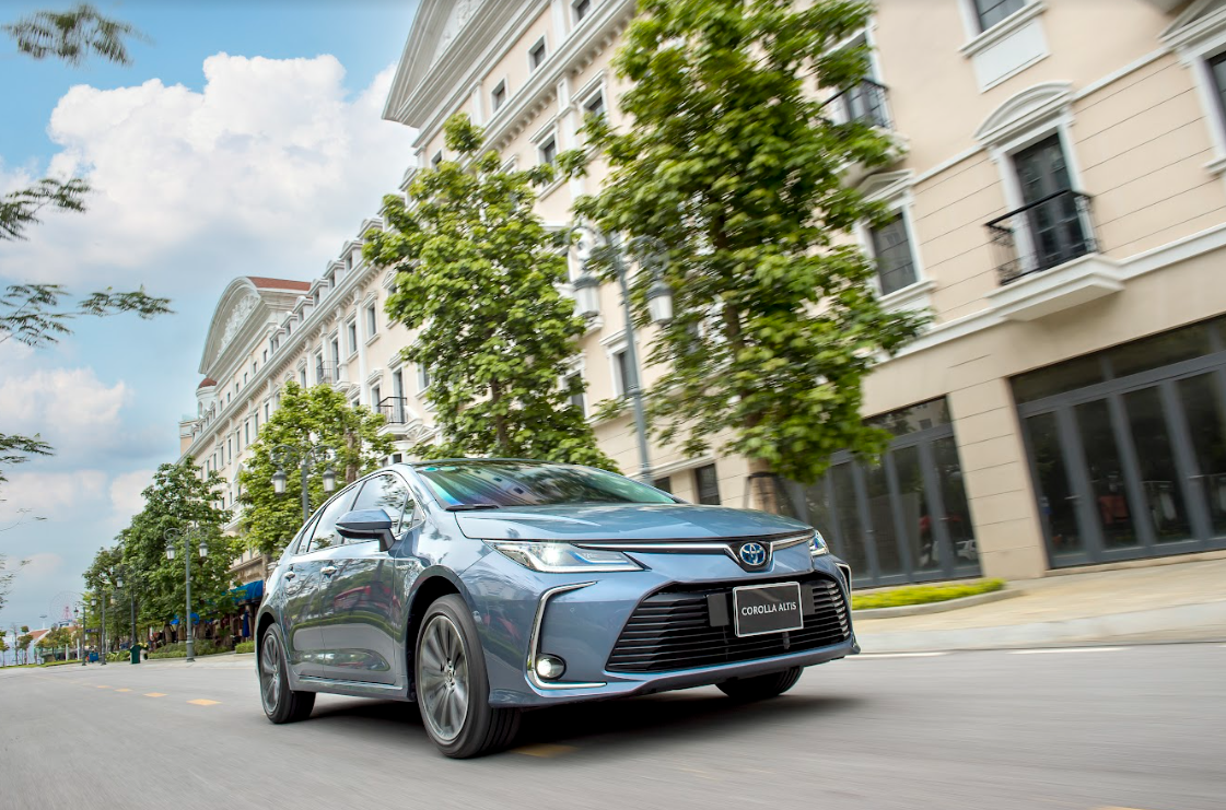 Toyota Corolla Altis 1.8HEV 2022 - Mẫu ô tô hybrid 2022 “Đậm chất chơi người chuẩn mực”