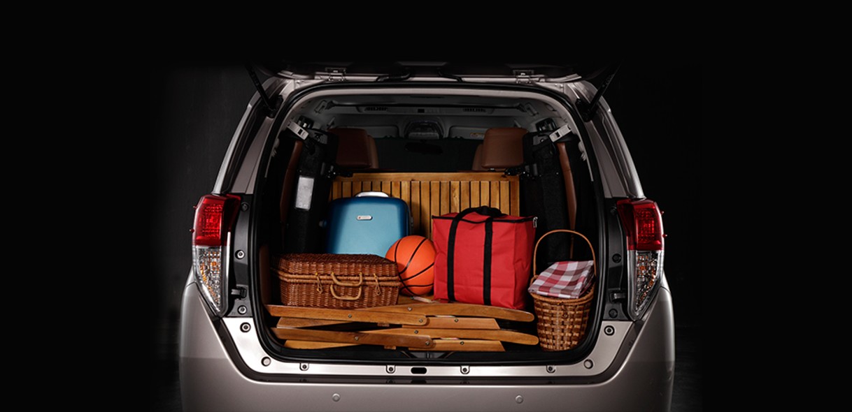 Nội thất xe Toyota 7 chỗ Innova