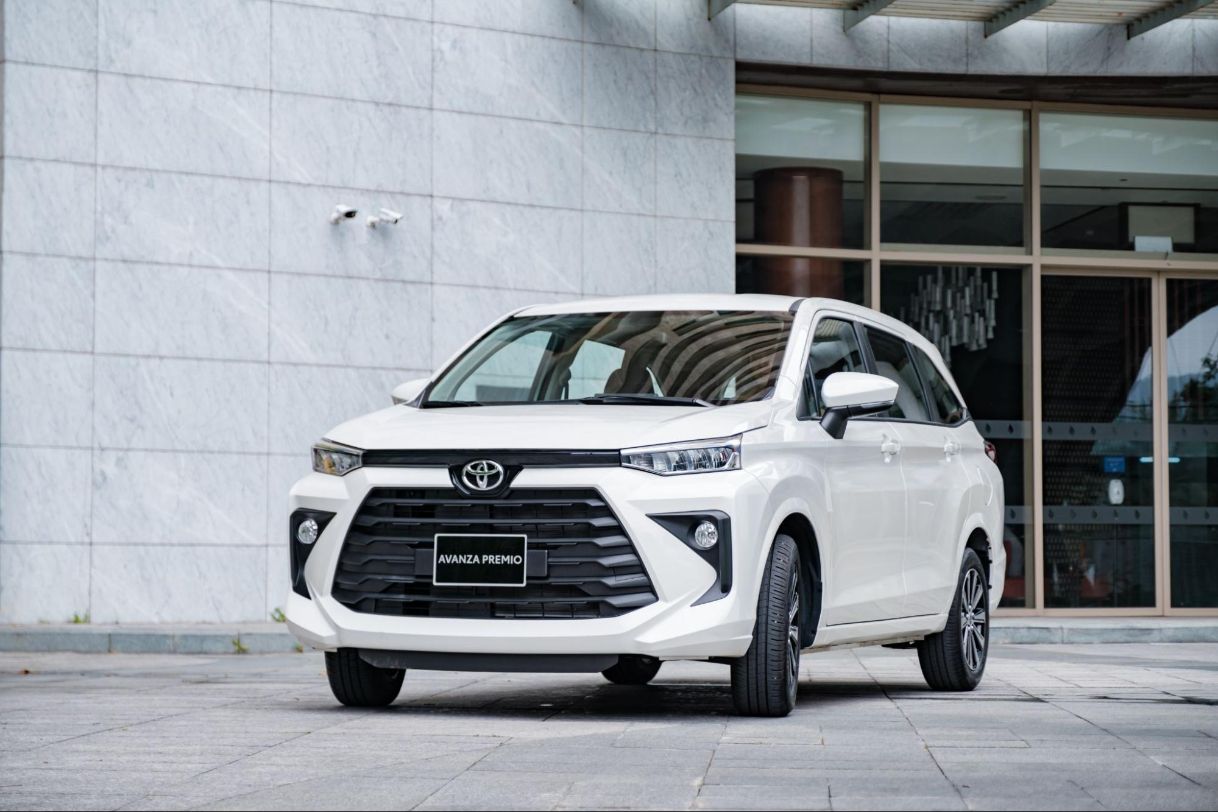 Ngoại thất Toyota 7 chỗ Avanza Premio